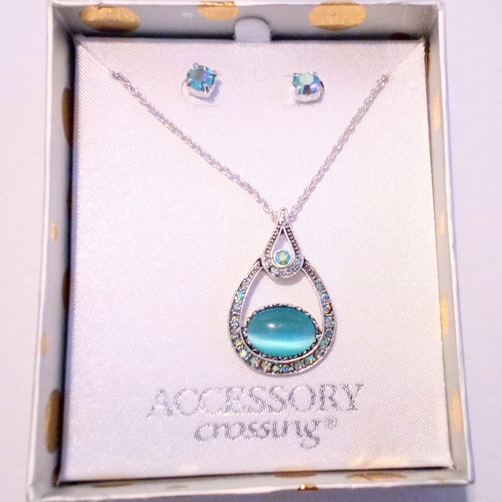 Accessory Crossing Silver Tone Blue Aurora Borealis Necklace Earring Set NIB